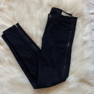 Rag and bone zipper up jeans!